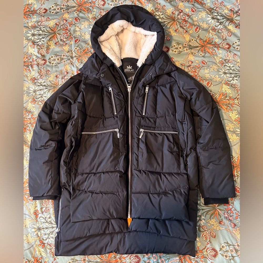 Orolay Women’s Black Hooded Thickened Down Puffer Coat